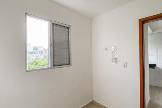 Quarto 2 de apartamento para alugar com 2 quartos, 40m² em Vila Santa Teresa (zona Leste), São Paulo