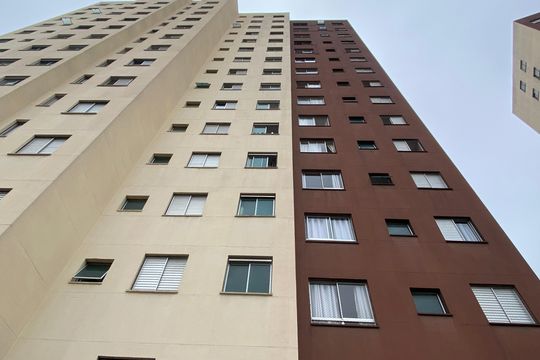 Fachada do bloco de apartamento para alugar com 2 quartos, 57m² em Jardim Roberto, Osasco