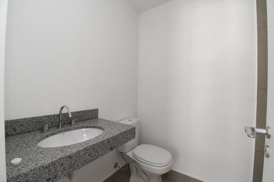 Banheiro da Suíte de apartamento para alugar com 1 quarto, 80m² em Campina do Siqueira, Curitiba