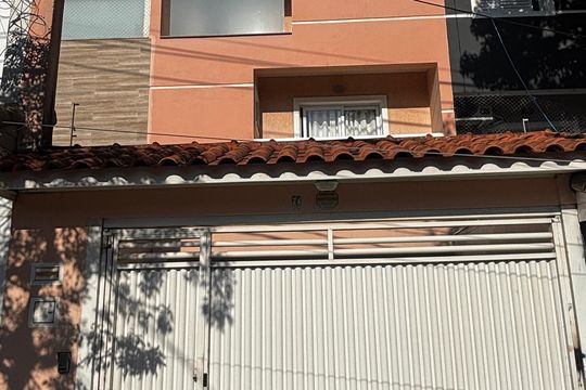 Fachada de casa à venda com 3 quartos, 225m² em Vila Metalúrgica, Santo André