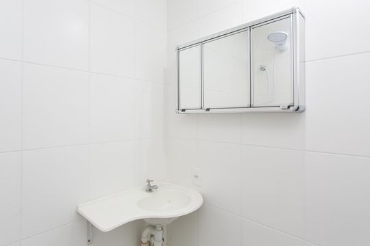 Banheiro  de apartamento para alugar com 1 quarto, 34m² em Jardim Helena, São Paulo