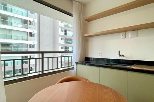 Varanda de kitnet/studio para alugar com 1 quarto, 26m² em Pompeia, São Paulo