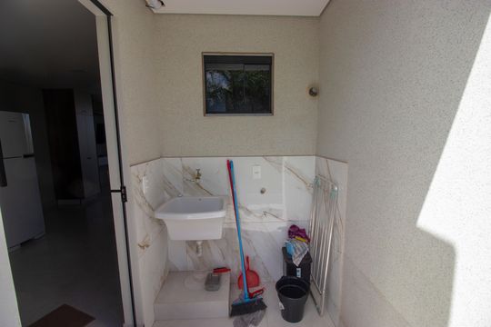 Apartamento para alugar com 1 quarto, 65m² em Setor Habitacional Arniqueira, Brasília