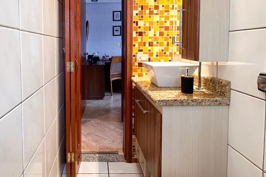 Banheiro Social de apartamento à venda com 2 quartos, 55m² em Santa Terezinha, São Bernardo do Campo