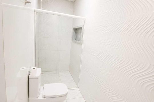 Banheiro de casa à venda com 3 quartos, 220m² em Parque Atheneu, Goiânia