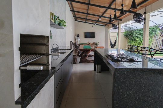Casa à venda com 2 quartos, 220m² em Jardim Petropolis, Goiânia