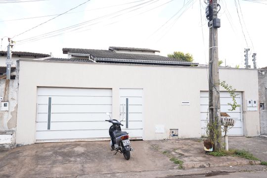 Casa para alugar com 6 quartos, 300m² em Residencial Vereda dos Buritis, Goiânia