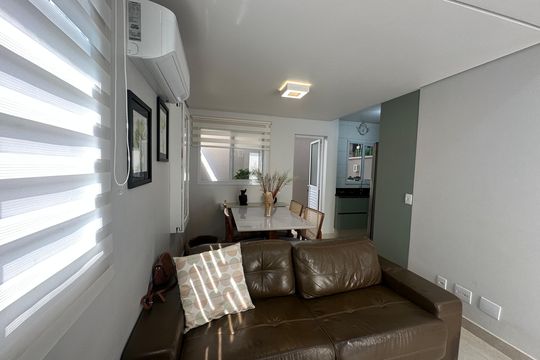Sala de casa de condomínio à venda com 2 quartos, 57m² em Chácaras São Luís, Barueri