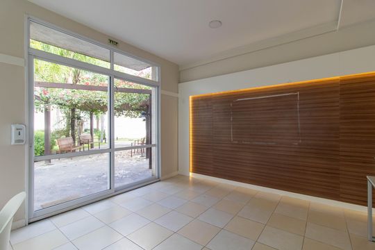 Área externa de apartamento à venda com 2 quartos, 55m² em Ipanema, Porto Alegre