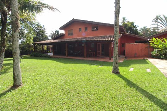 Casa para alugar com 5 quartos, 1500m² em Jardim Uira, São José dos Campos