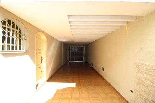 Garagem de casa à venda com 4 quartos, 301m² em Cidade Líder, São Paulo