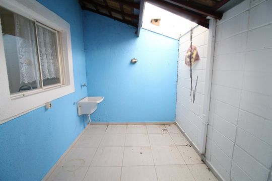 Área de Serviço de casa de condomínio para alugar com 2 quartos, 60m² em Parque dos Ipes, São José dos Campos