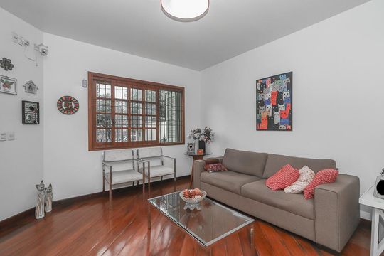 Sala de casa à venda com 3 quartos, 230m² em Vila Ipiranga, Porto Alegre