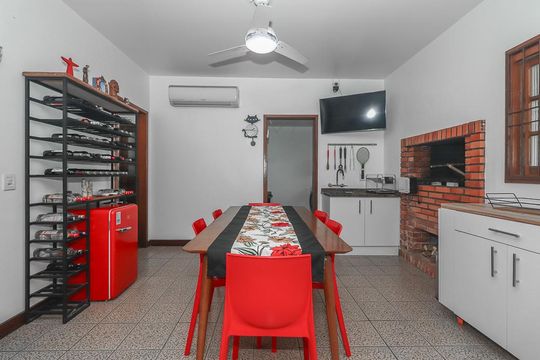 Espaço Gourmet de casa à venda com 3 quartos, 230m² em Vila Ipiranga, Porto Alegre