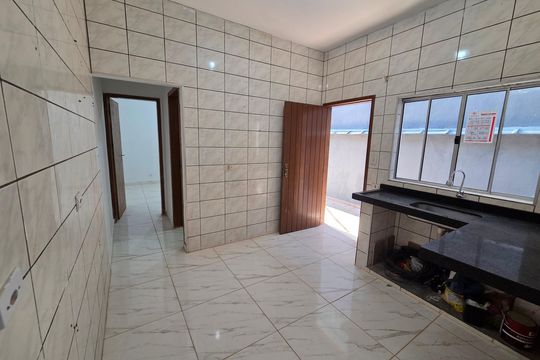Cozinha de casa para alugar com 3 quartos, 2m² em Jardim Melvi, Praia Grande