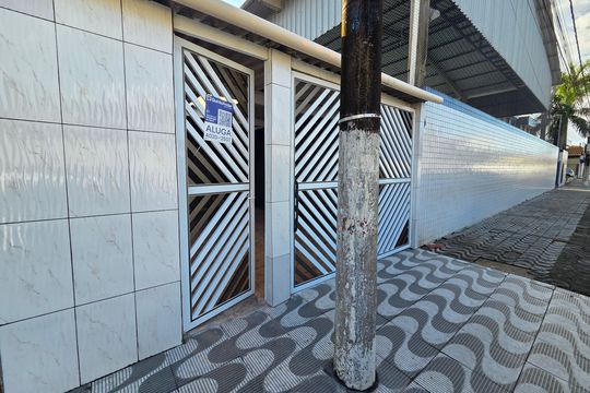 Fachada de casa para alugar com 3 quartos, 2m² em Jardim Melvi, Praia Grande