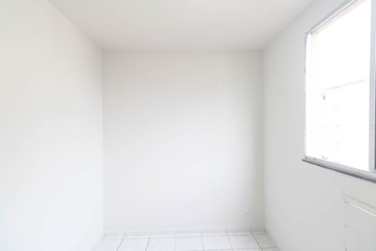 Quarto 2 de apartamento para alugar com 2 quartos, 57m² em Paciência, Rio de Janeiro