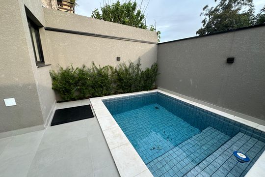 Piscina de casa de condomínio à venda com 3 quartos, 135m² em Parque Jaguari (fazendinha), Santana de Parnaíba