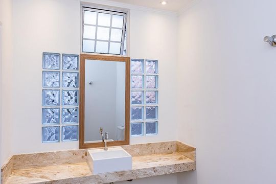 Lavabo de casa para alugar com 5 quartos, 180m² em Vila Pereira Barreto, São Paulo