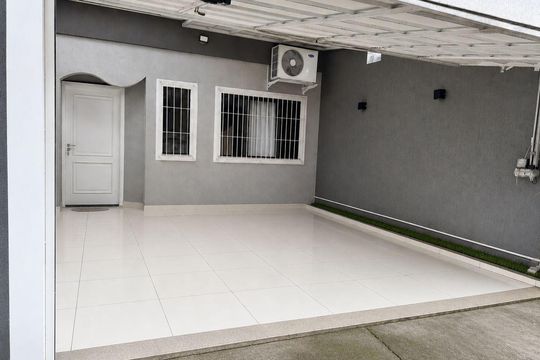 Garagem de casa à venda com 3 quartos, 100m² em Engenheiro Goulart, São Paulo