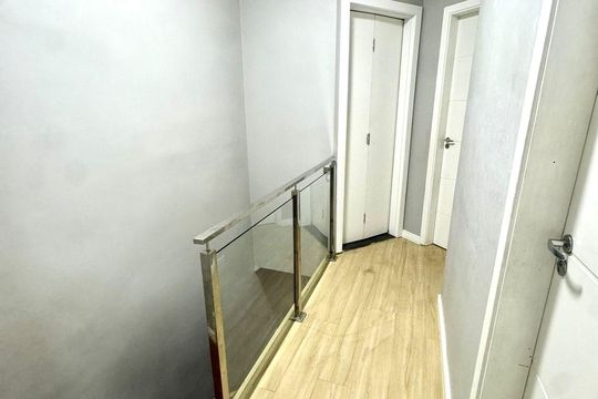 Corredor de casa à venda com 3 quartos, 100m² em Engenheiro Goulart, São Paulo