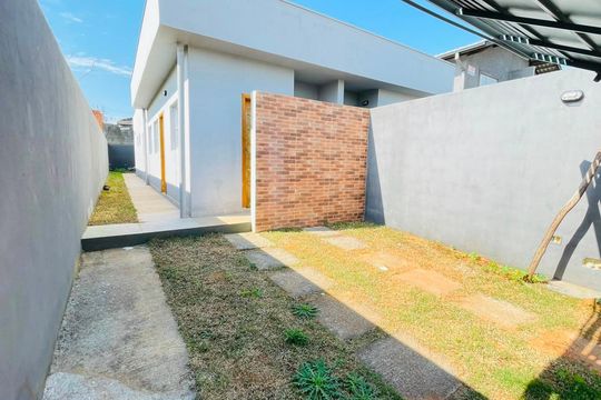 Garagem de casa para alugar com 2 quartos, 60m² em Aguassai, Cotia