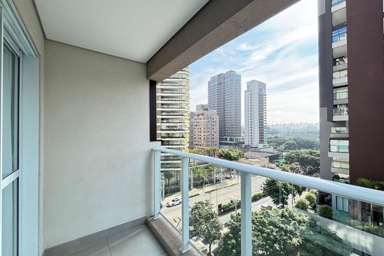 Varanda de kitnet/studio para alugar com 1 quarto, 26m² em Moema, São Paulo