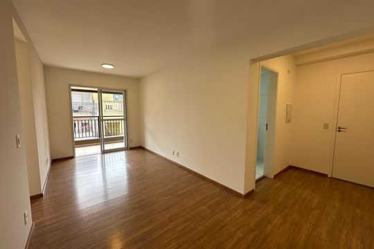 Apartamento para alugar com 3 quartos, 77m² em Jardim Tupanci, Barueri