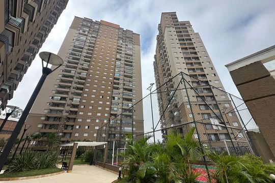 Fachada de apartamento para alugar com 3 quartos, 77m² em Jardim Tupanci, Barueri
