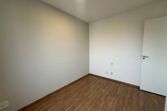 Quarto 1 de apartamento para alugar com 3 quartos, 77m² em Jardim Tupanci, Barueri