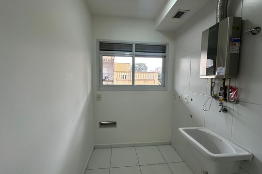 Área de Serviço de apartamento para alugar com 3 quartos, 77m² em Jardim Tupanci, Barueri