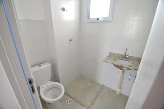 Banheiro Suíte de apartamento para alugar com 2 quartos, 49m² em Fazenda Santa Cândida, Campinas