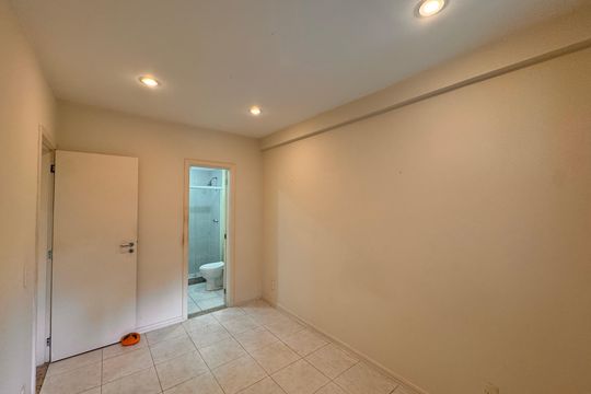 Suíte de apartamento à venda com 3 quartos, 120m² em Recreio dos Bandeirantes, Rio de Janeiro