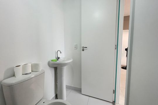 Banheiro de apartamento à venda com 2 quartos, 32m² em Jardim Celeste, São Paulo