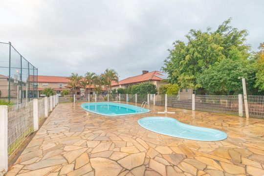 Área comum - Piscina de casa de condomínio à venda com 2 quartos, 60m² em Fátima, Canoas