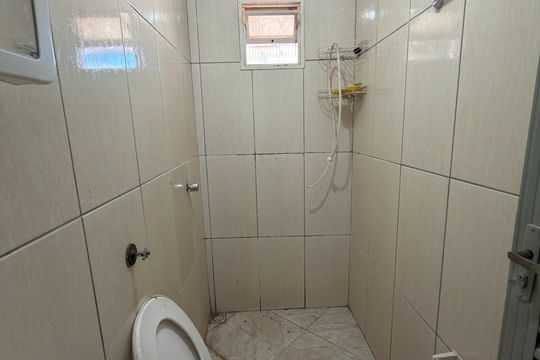 Banheiro  de casa à venda com 1 quarto, 400m² em Colônia Agrícola Arniqueira, Brasília