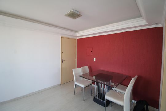 Sala de apartamento para alugar com 2 quartos, 65m² em Parque Peruche, São Paulo