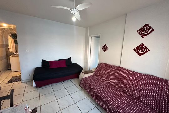 Sala de apartamento para alugar com 1 quarto, 50m² em Morro dos Barbosas, São Vicente