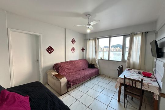 Sala de apartamento para alugar com 1 quarto, 50m² em Morro dos Barbosas, São Vicente