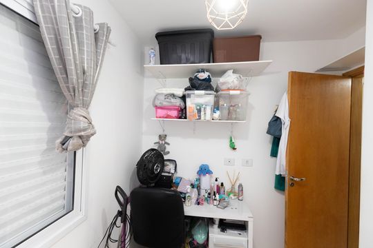 Quarto 1 de apartamento para alugar com 2 quartos, 42m² em Parque Vitoria, São Paulo