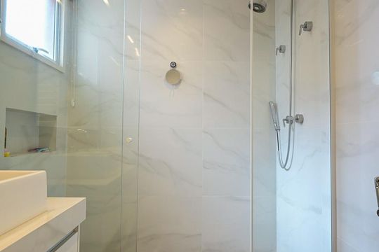 Banheiro da Suíte  3 de apartamento para alugar com 4 quartos, 343m² em Vila Morse, São Paulo