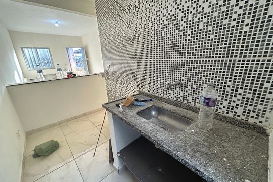 Cozinha de kitnet/studio para alugar com 1 quarto, 35m² em Honório Gurgel, Rio de Janeiro