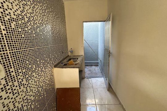 Cozinha de kitnet/studio para alugar com 1 quarto, 35m² em Honório Gurgel, Rio de Janeiro