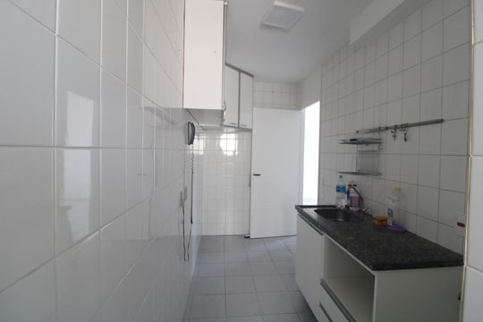 Cozinha de apartamento à venda com 2 quartos, 49m² em Jardim Sabara, São Paulo