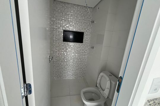 Banheiro de apartamento à venda com 2 quartos, 36m² em Jardim São Paulo, São Paulo