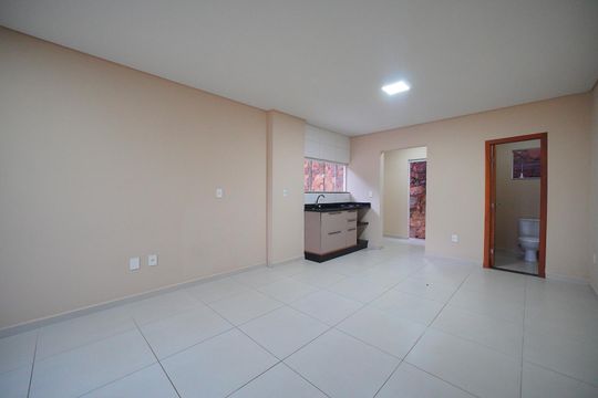 Sala de casa para alugar com 2 quartos, 90m² em Campeche Central, Florianópolis