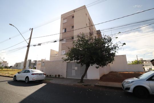 Fachada de apartamento para alugar com 2 quartos, 80m² em Novo Mundo, Uberlândia