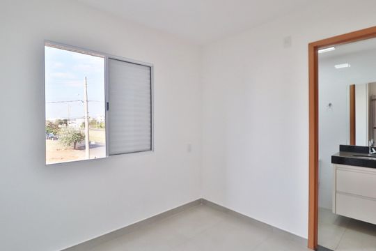 Quarto 2 - Suíte de apartamento para alugar com 2 quartos, 67m² em Novo Mundo, Uberlândia