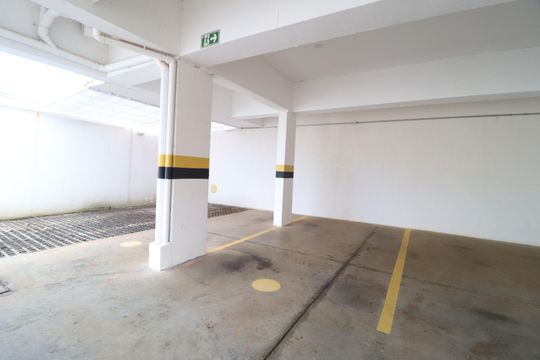 Garagem de apartamento para alugar com 2 quartos, 67m² em Novo Mundo, Uberlândia