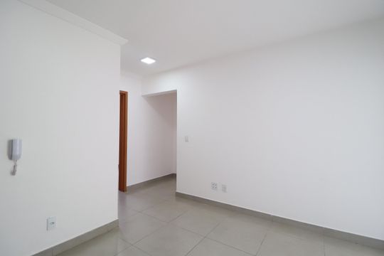 Sala de apartamento para alugar com 2 quartos, 67m² em Novo Mundo, Uberlândia
